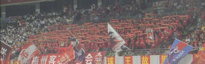  图卢兹主场十人应战，顽强逼平领头羊巴黎  