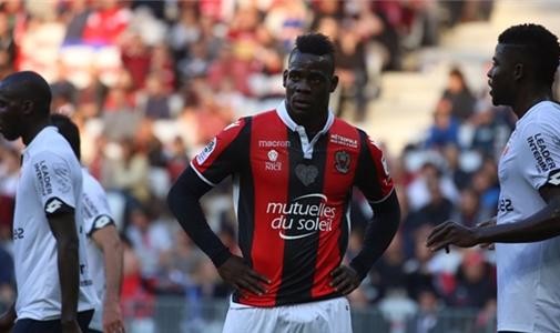  里昂主场惨败尼斯，防守漏洞暴露主帅承压  