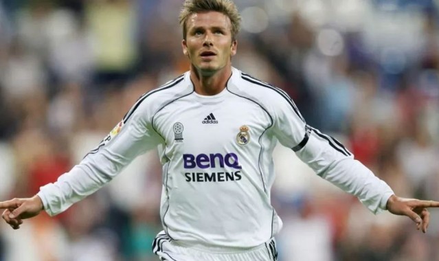  意甲传奇退役，布冯含泪告别绿茵场  