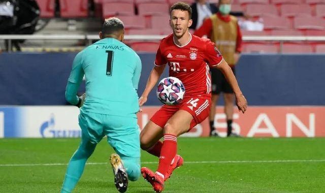  布雷斯特门将超神扑救零封巴黎  