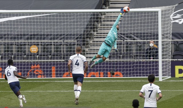  孙兴慜造乌龙+助攻热刺主场完胜水晶宫重返前六