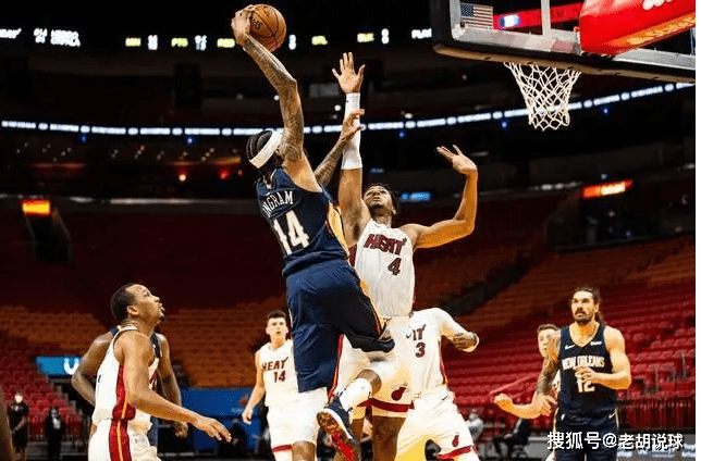  锡安暴力隔扣致篮板破裂事件  